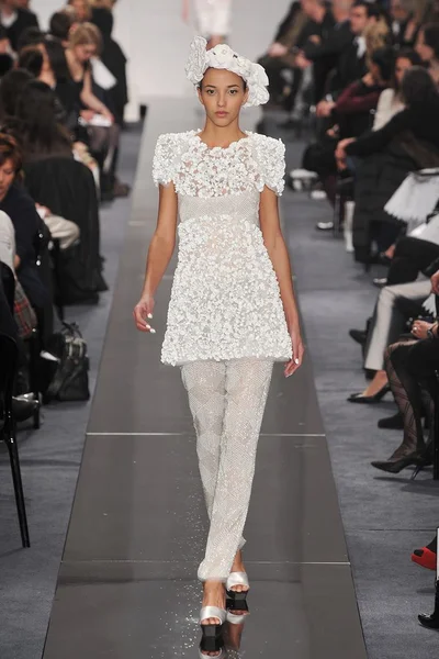 Look 44
